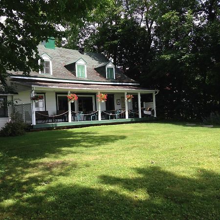 Auberge Les Blancs Moutons Saint-Laurent-de-l'ile d'Orleans Exteriér fotografie
