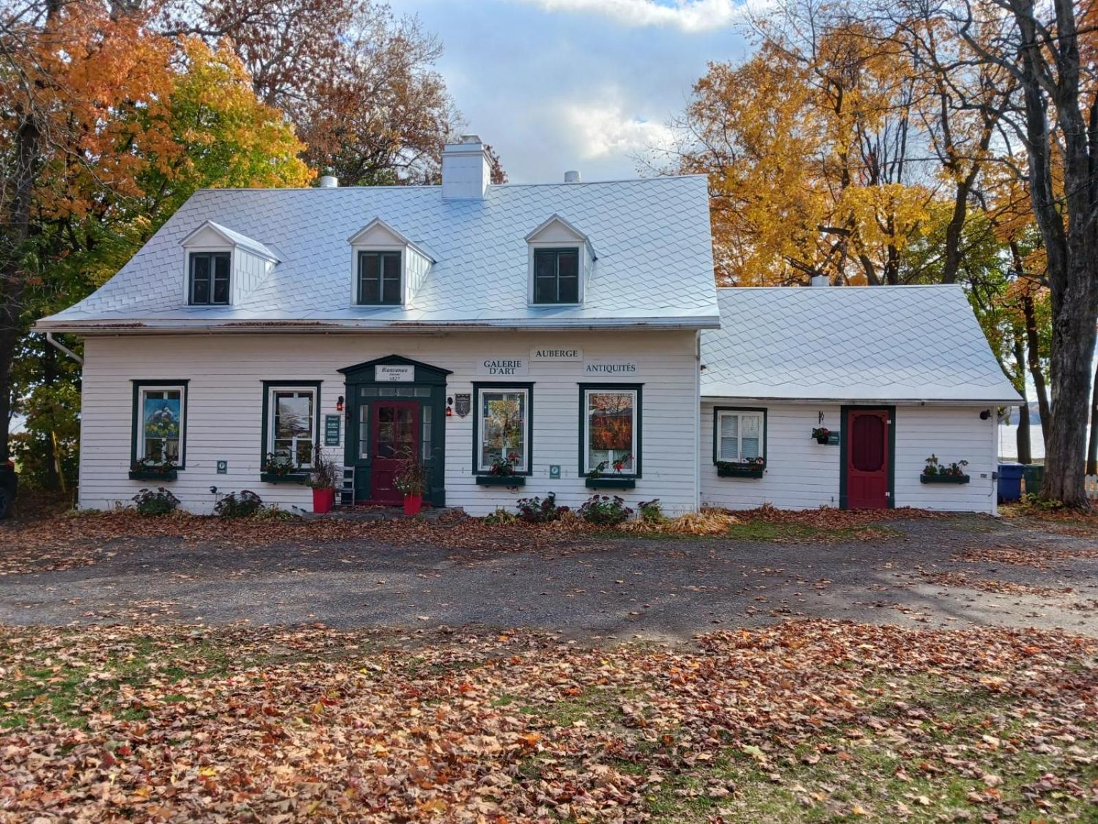 Auberge Les Blancs Moutons Saint-Laurent-de-l'ile d'Orleans Exteriér fotografie