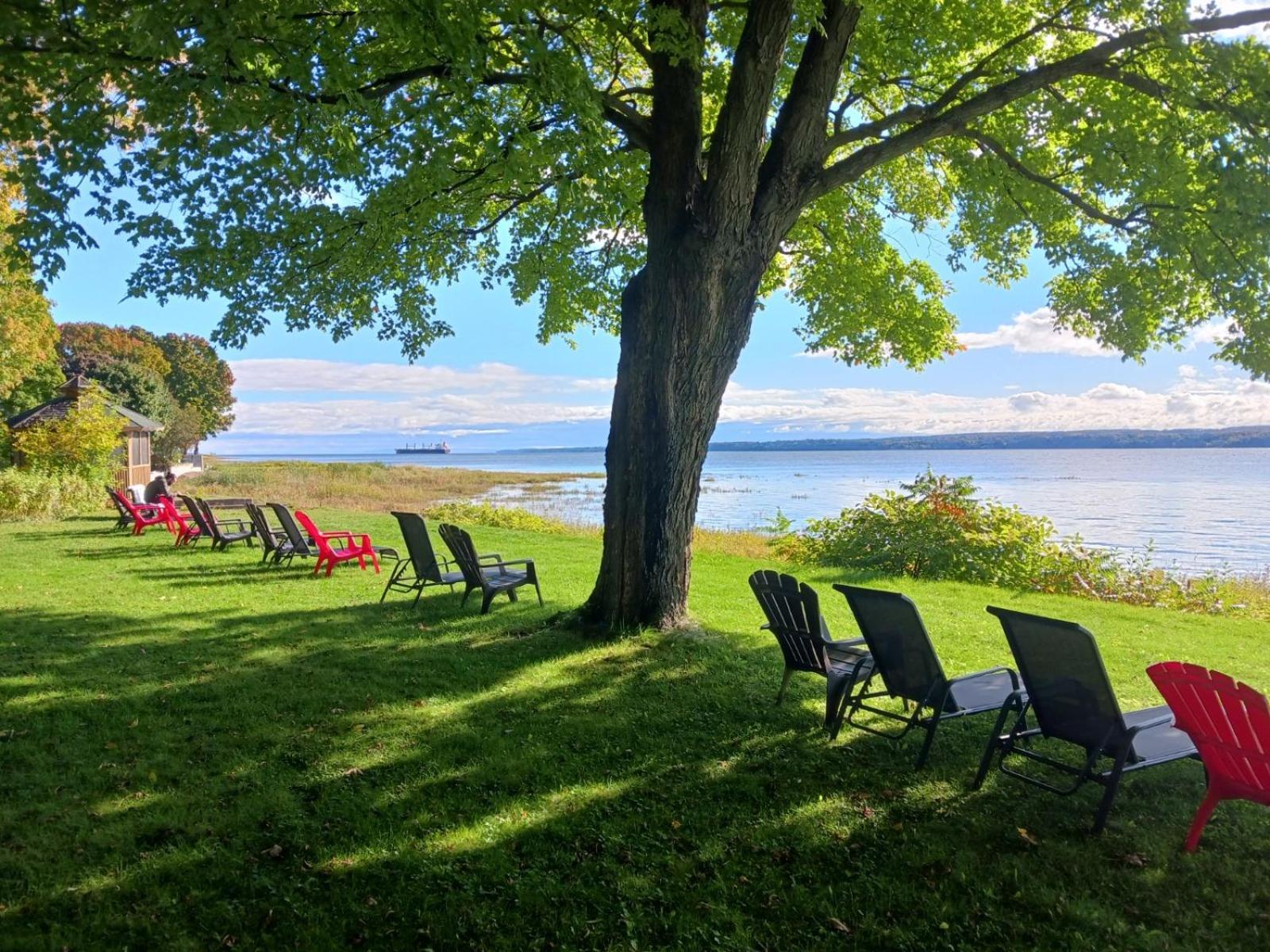 Auberge Les Blancs Moutons Saint-Laurent-de-l'ile d'Orleans Exteriér fotografie