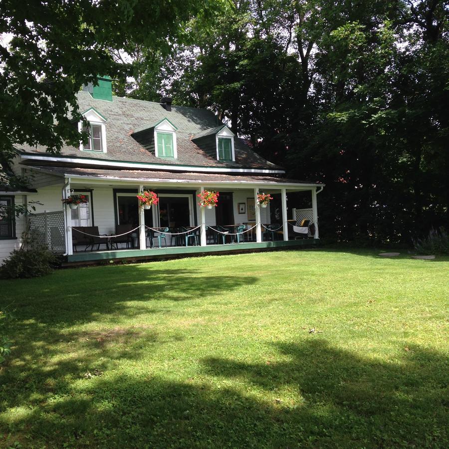 Auberge Les Blancs Moutons Saint-Laurent-de-l'ile d'Orleans Exteriér fotografie